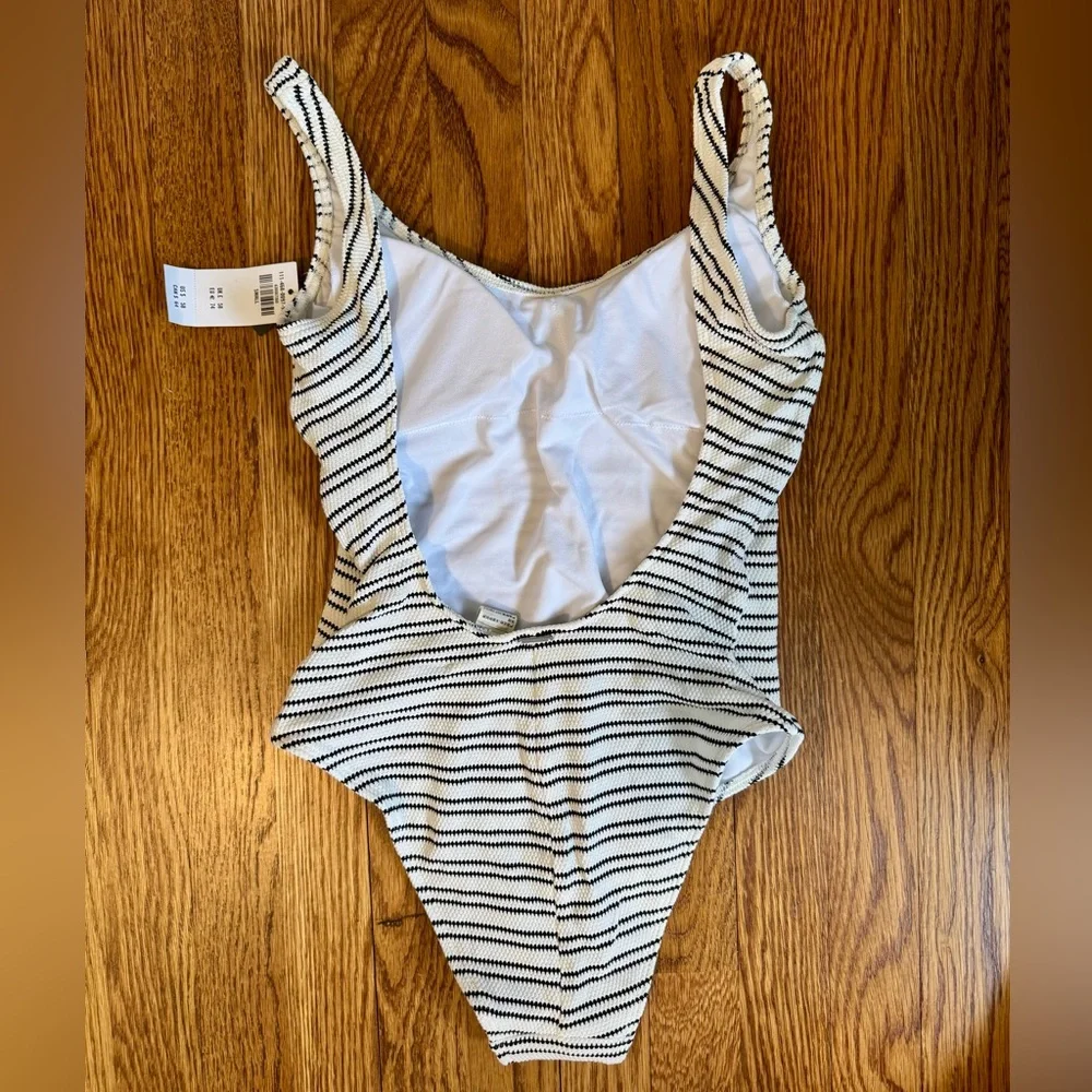 Abercrombie & Fitch Original Cheeky One-piece Swimsuit - Picture 5 of 6
